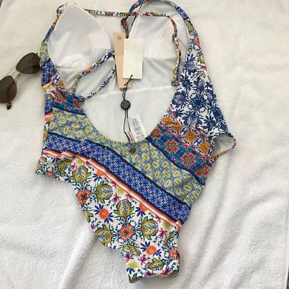 NWT Nanette Lepore Patchwork Goddess one piece swimsuit with key hole front open - Picture 4 of 8